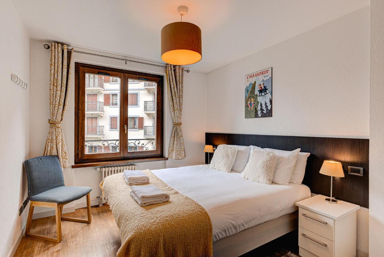 Apartment Cosmiques - Alpes Travel - Central Chamonix - Sleeps 4 Exterior photo