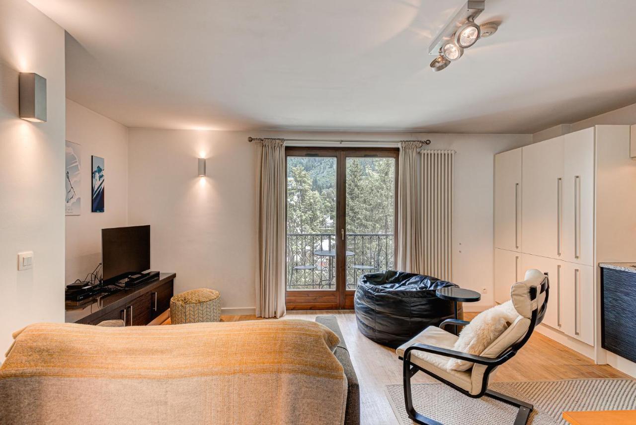 Apartment Cosmiques - Alpes Travel - Central Chamonix - Sleeps 4 Exterior photo
