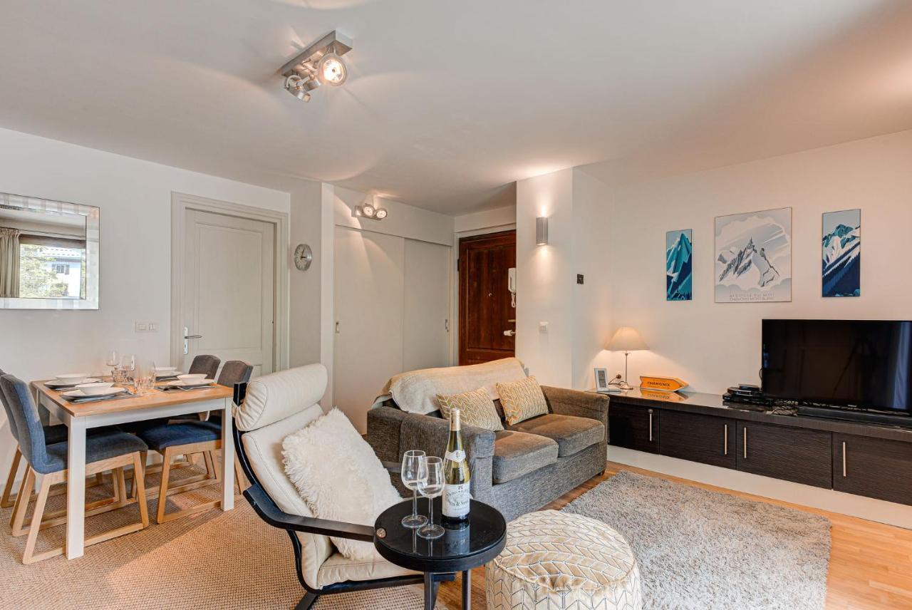 Apartment Cosmiques - Alpes Travel - Central Chamonix - Sleeps 4 Exterior photo