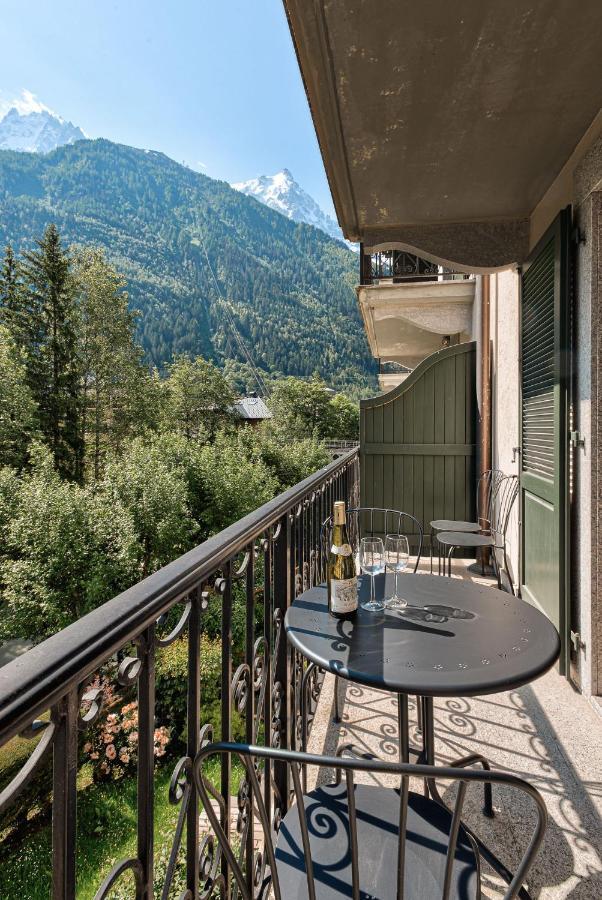 Apartment Cosmiques - Alpes Travel - Central Chamonix - Sleeps 4 Exterior photo